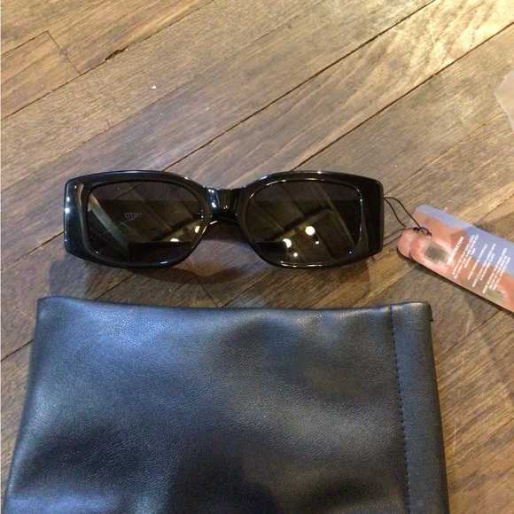 NEW! OTRA Laia Black Rectangular Sunglasses Classic Frame
